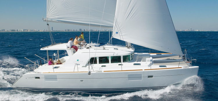 alquilar catamaran lagoon 440 en Ibiza. Navegar en ibiza.