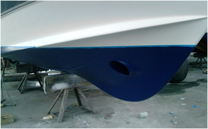 Trabajos en varadero en Ibiza. Pintado antifouling en Ibiza. navegarenibiza.com.