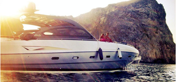 Alquilar yate Fiart 47 en Ibiza, navegar en ibiza.